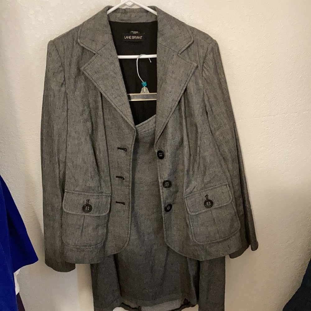 Women’s Skirt suit ( Gray with Black buttons) Skirt 16 / Jacket 14